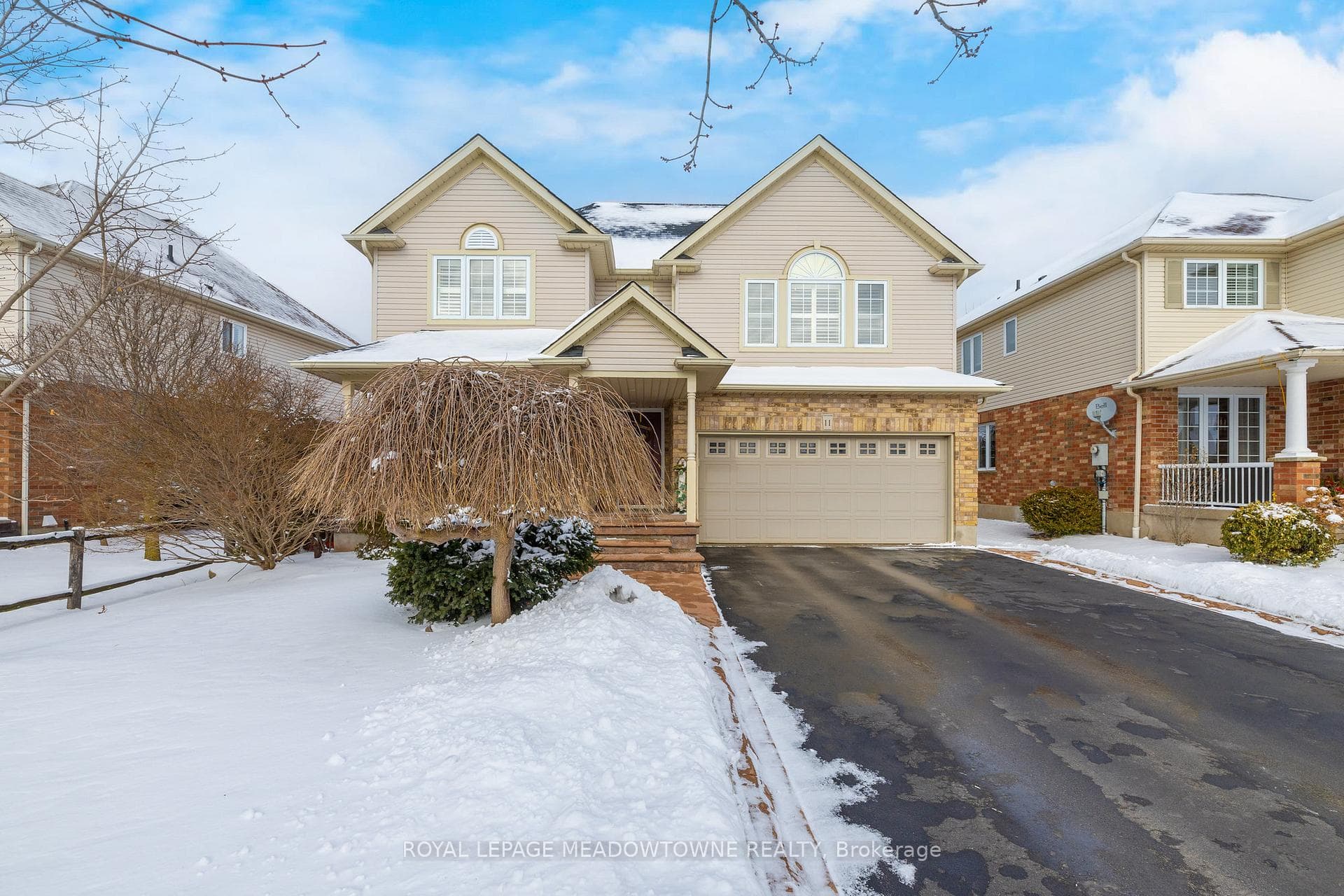 11 Elliott Drive photo 1