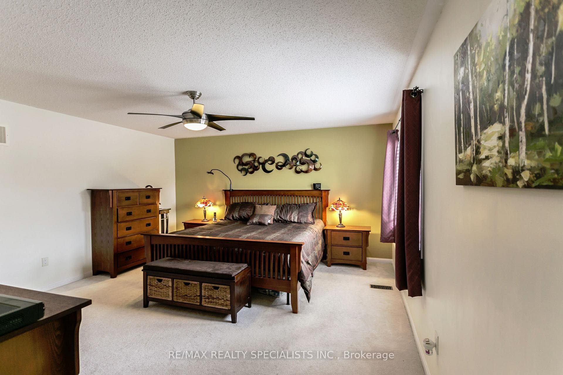 225 MORTIMER Crescent photo 28