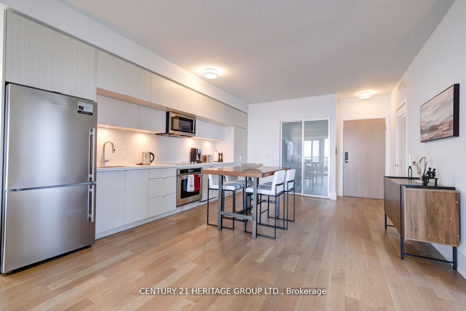 585 Bloor Street Unit 3918 photo 9
