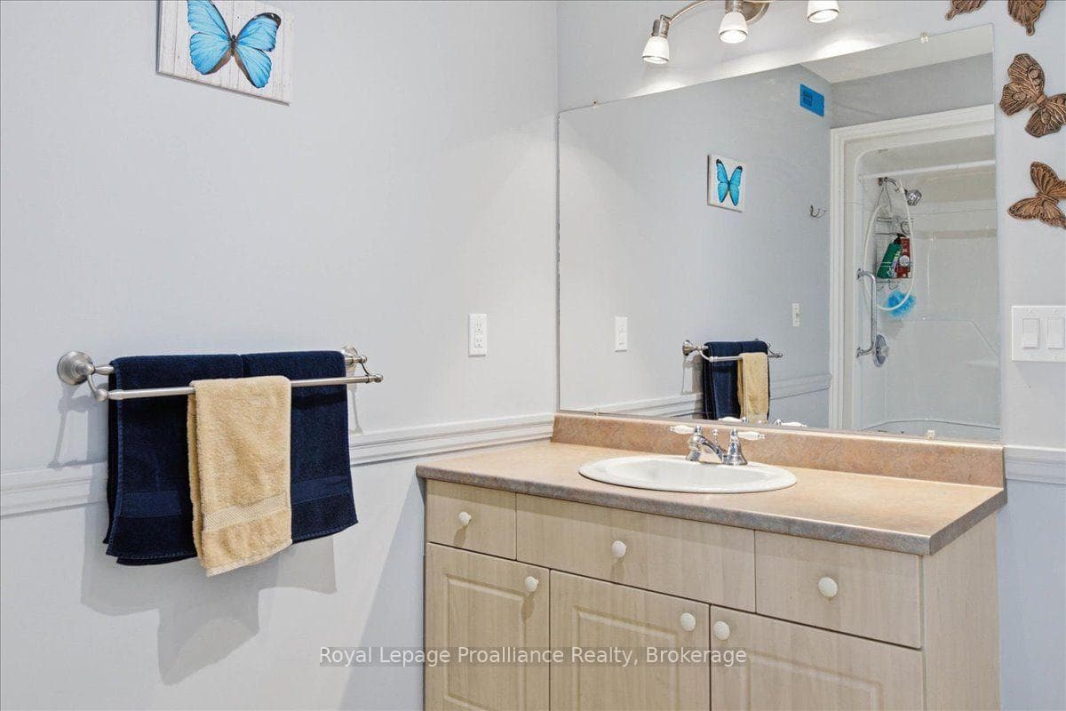 4pc bath w/ dual access