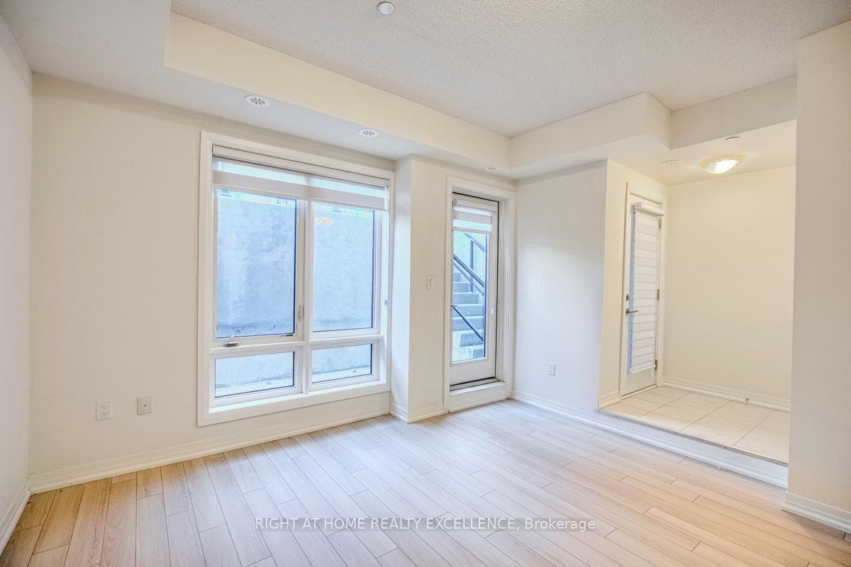 235 Mclevin Avenue Unit 3 photo 6