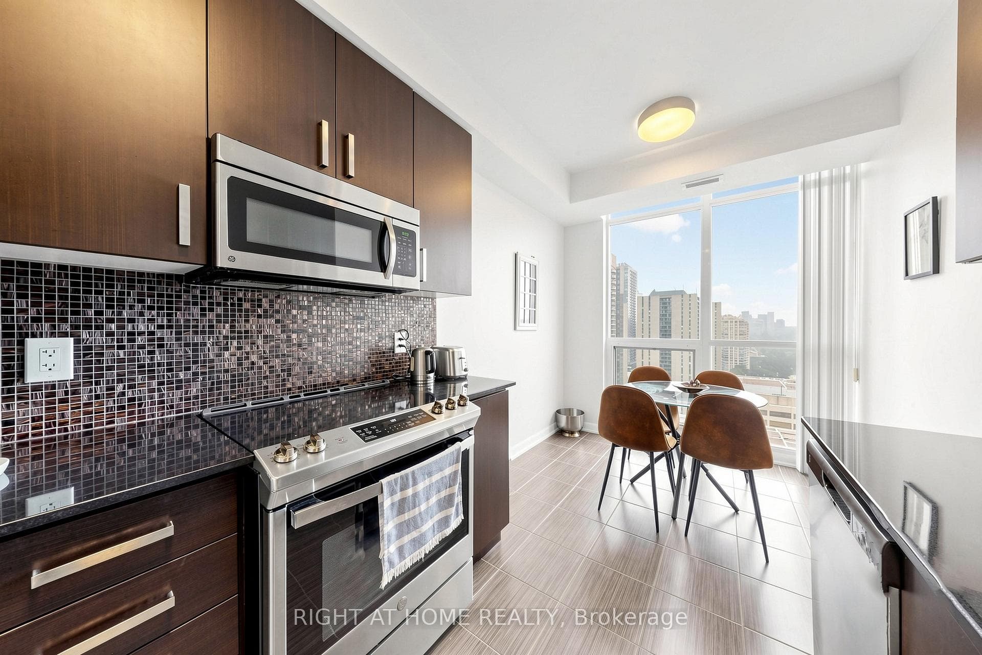 17 Anndale Drive Unit PH206 photo 9