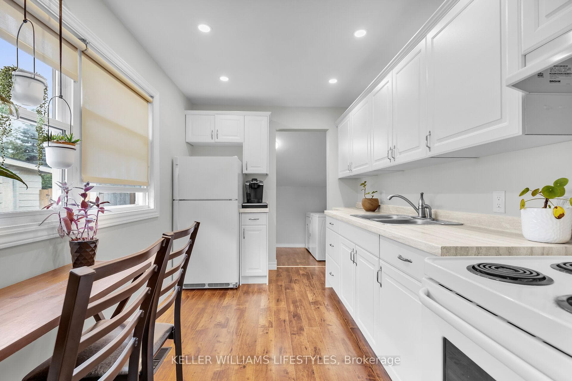 247 East Street photo 8