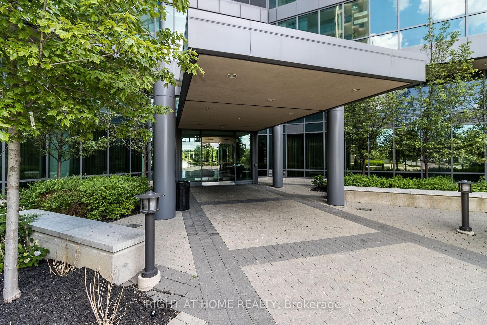 215 Sherway Gardens Road Unit 2805 photo 5