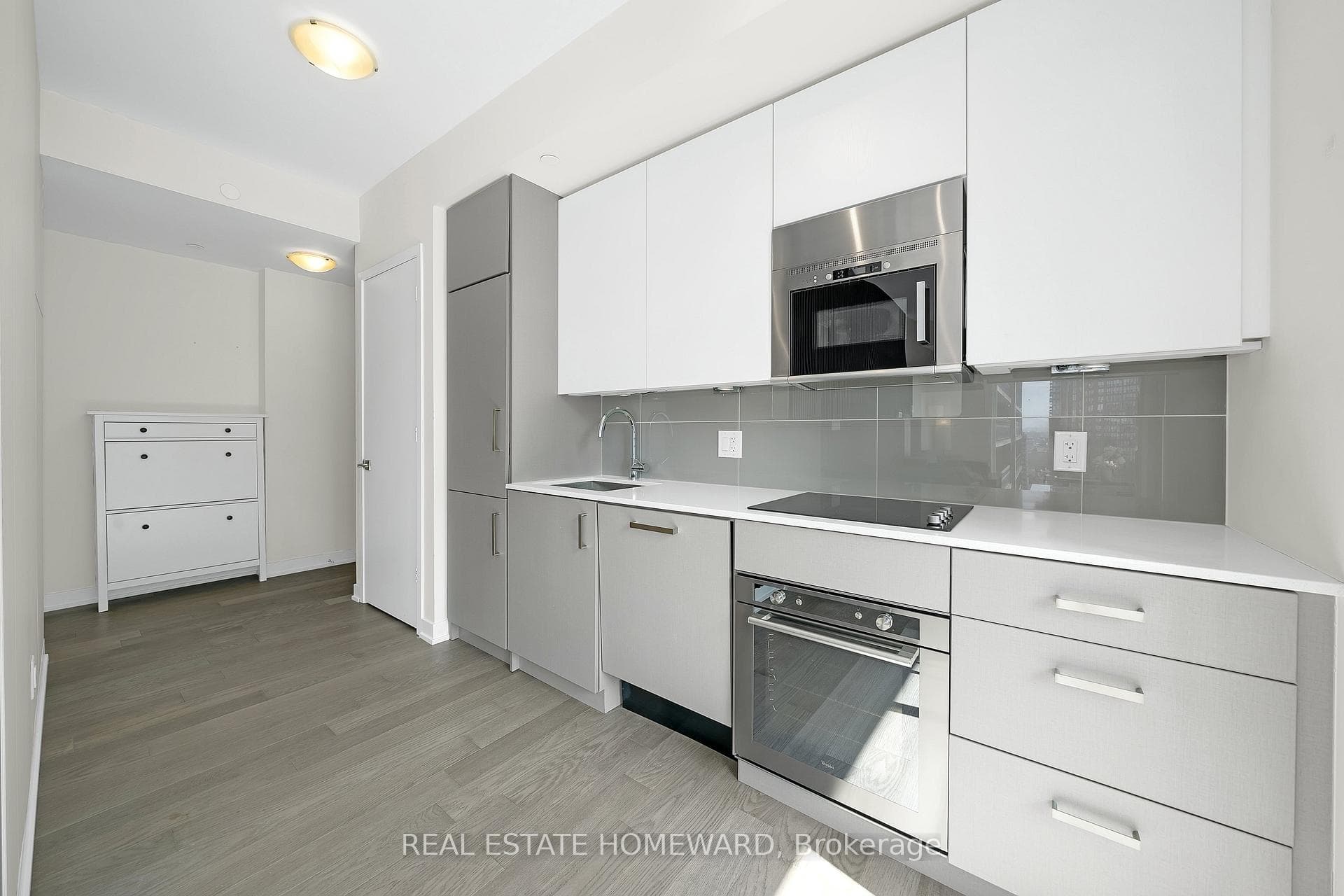 17 Dundonald Street Unit 1607 photo 5