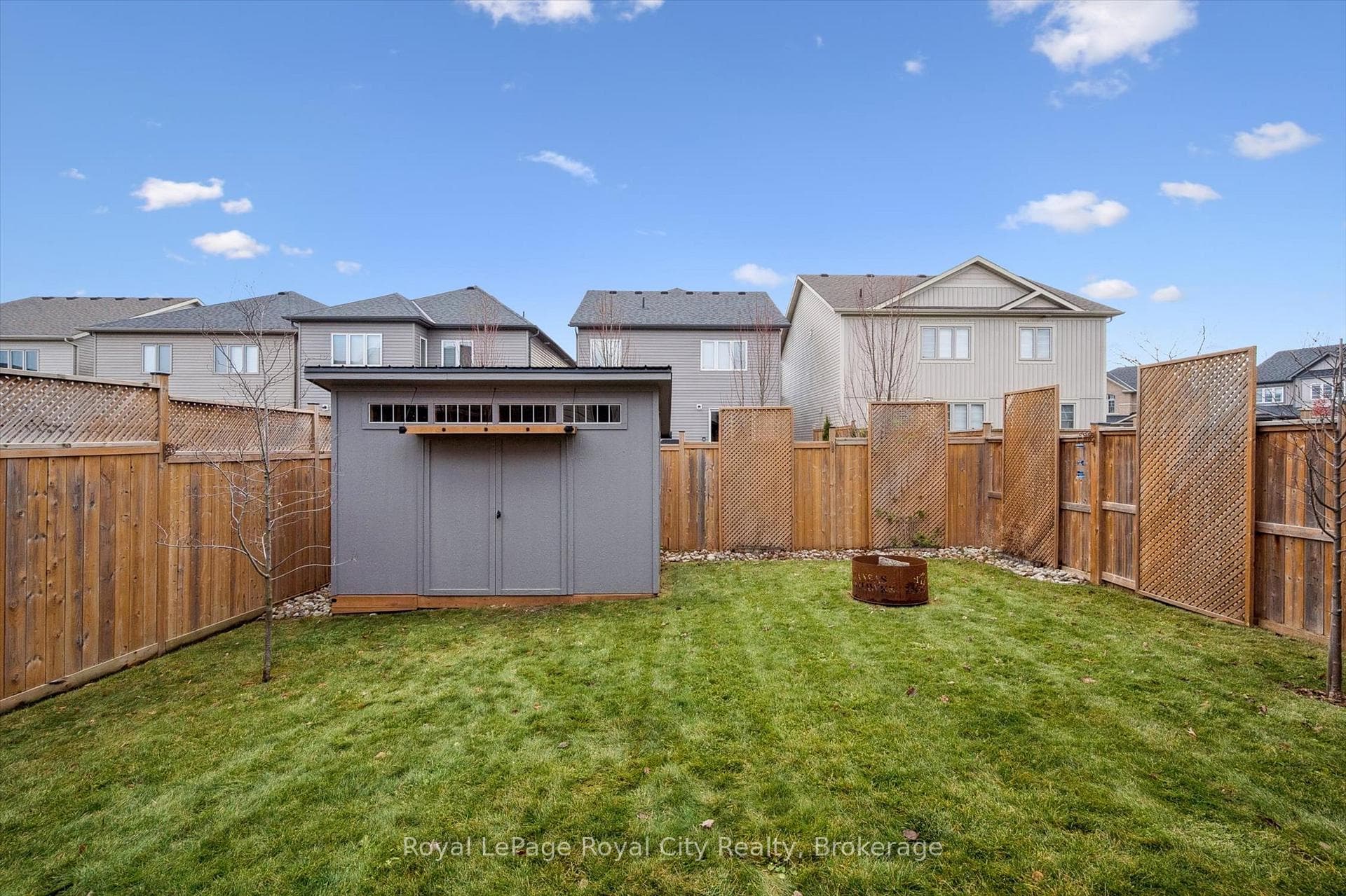 98 Kay Crescent photo 37