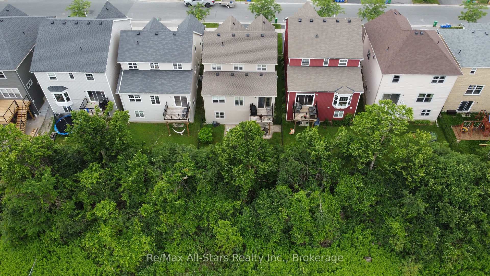 553 Grange Way photo 33