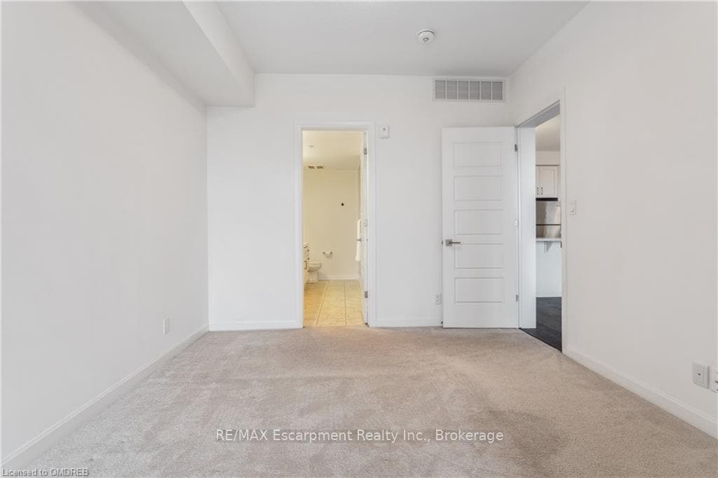 3028 CREEKSHORE COMMON N/A Unit 309 photo 23