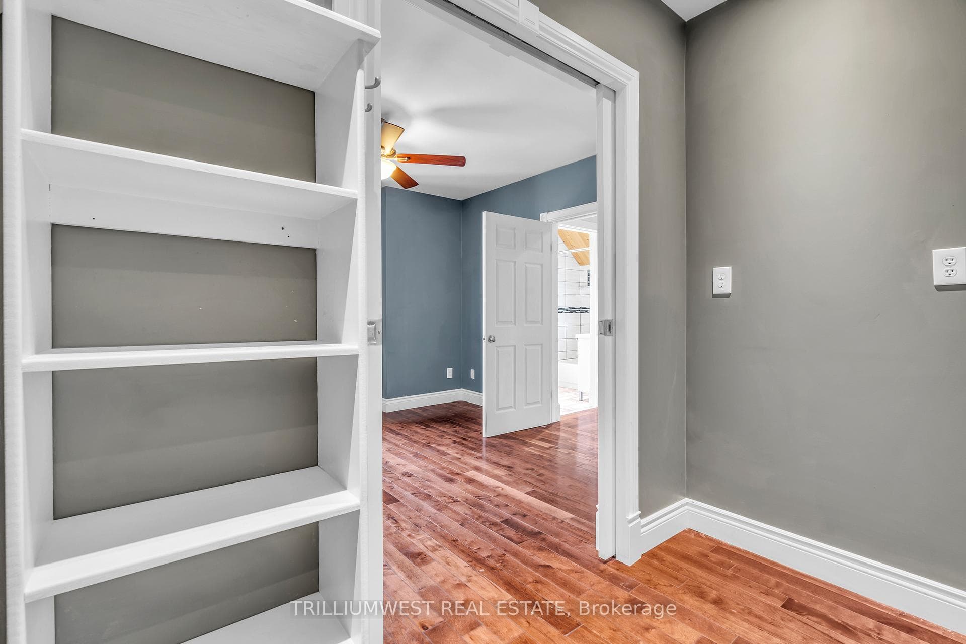 301 Ahrens Street photo 12