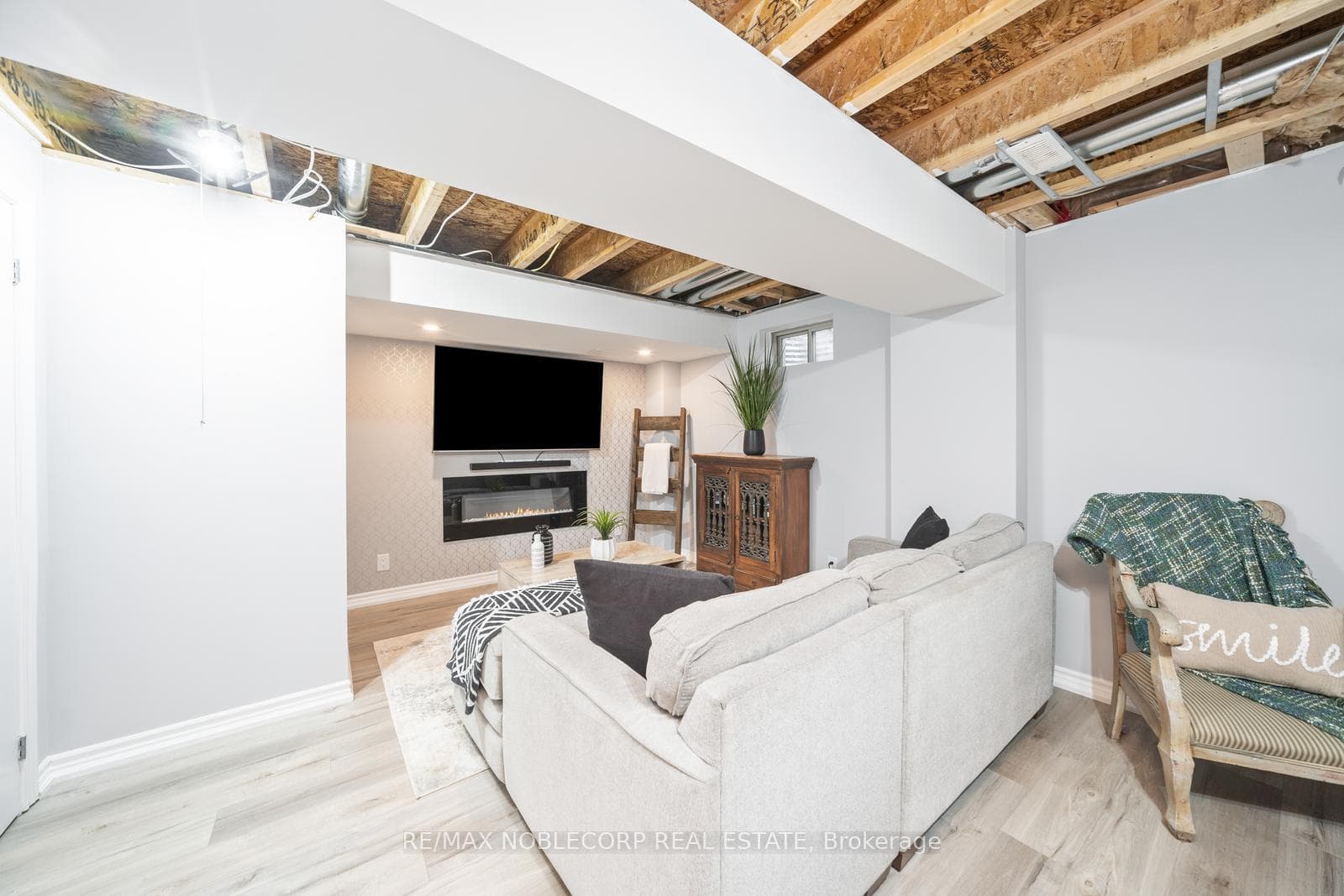 73 Sharpe Crescent photo 28