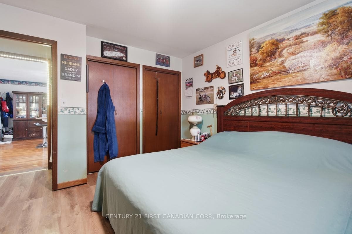 142 Frederic Street photo 24