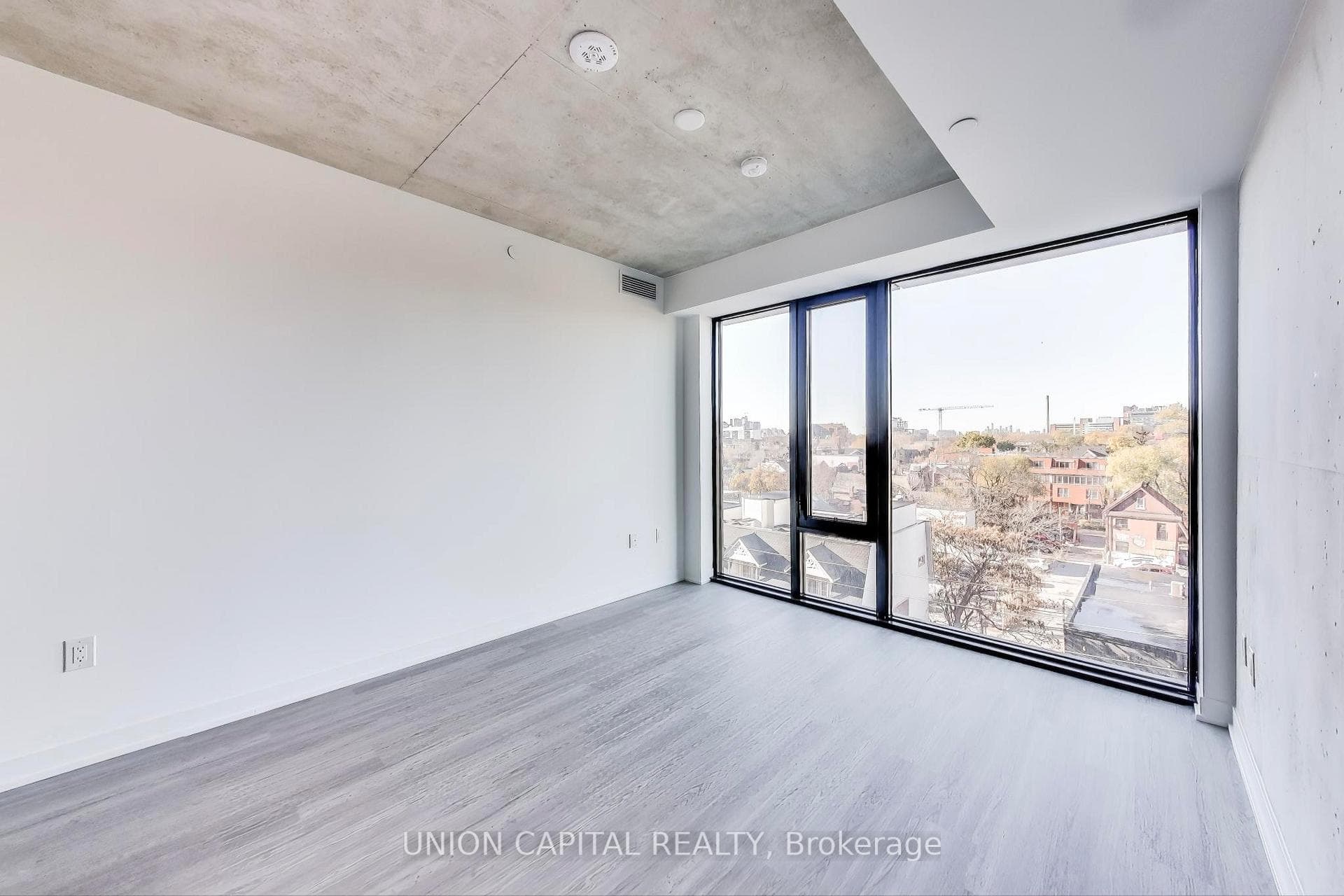 195 McCaul Street Unit 502 photo 8