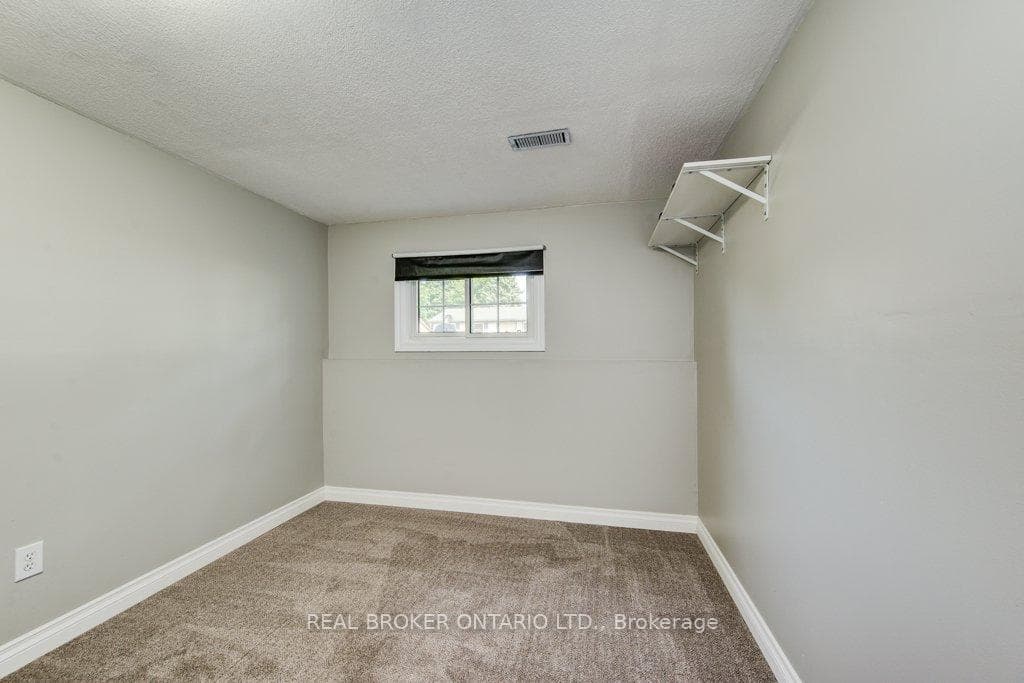 93 Cindy Avenue photo 28