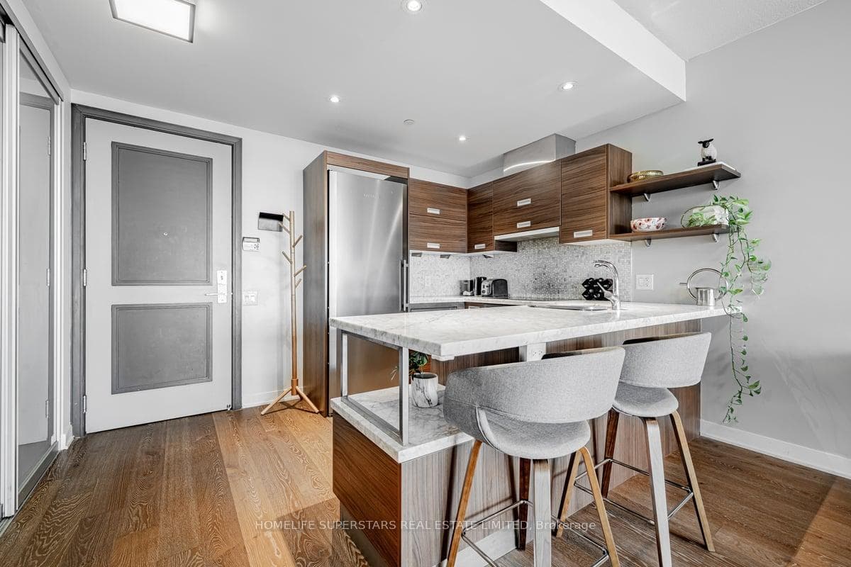 90 Park Lawn Road Unit 1509 photo 5