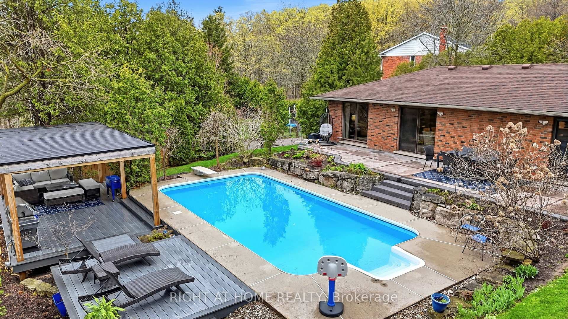 30 Carl Crescent photo 6