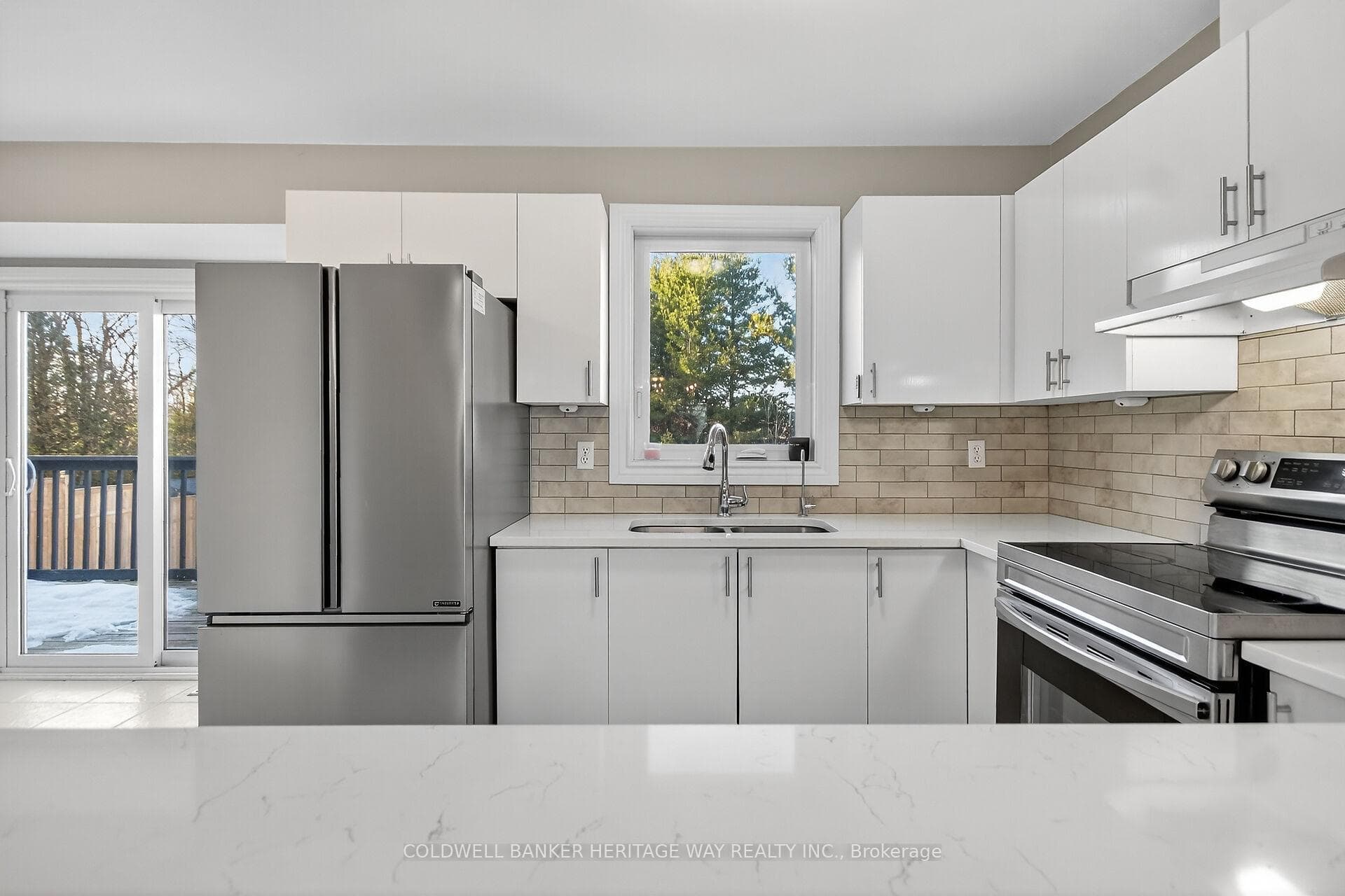 160 Patterson Crescent photo 13
