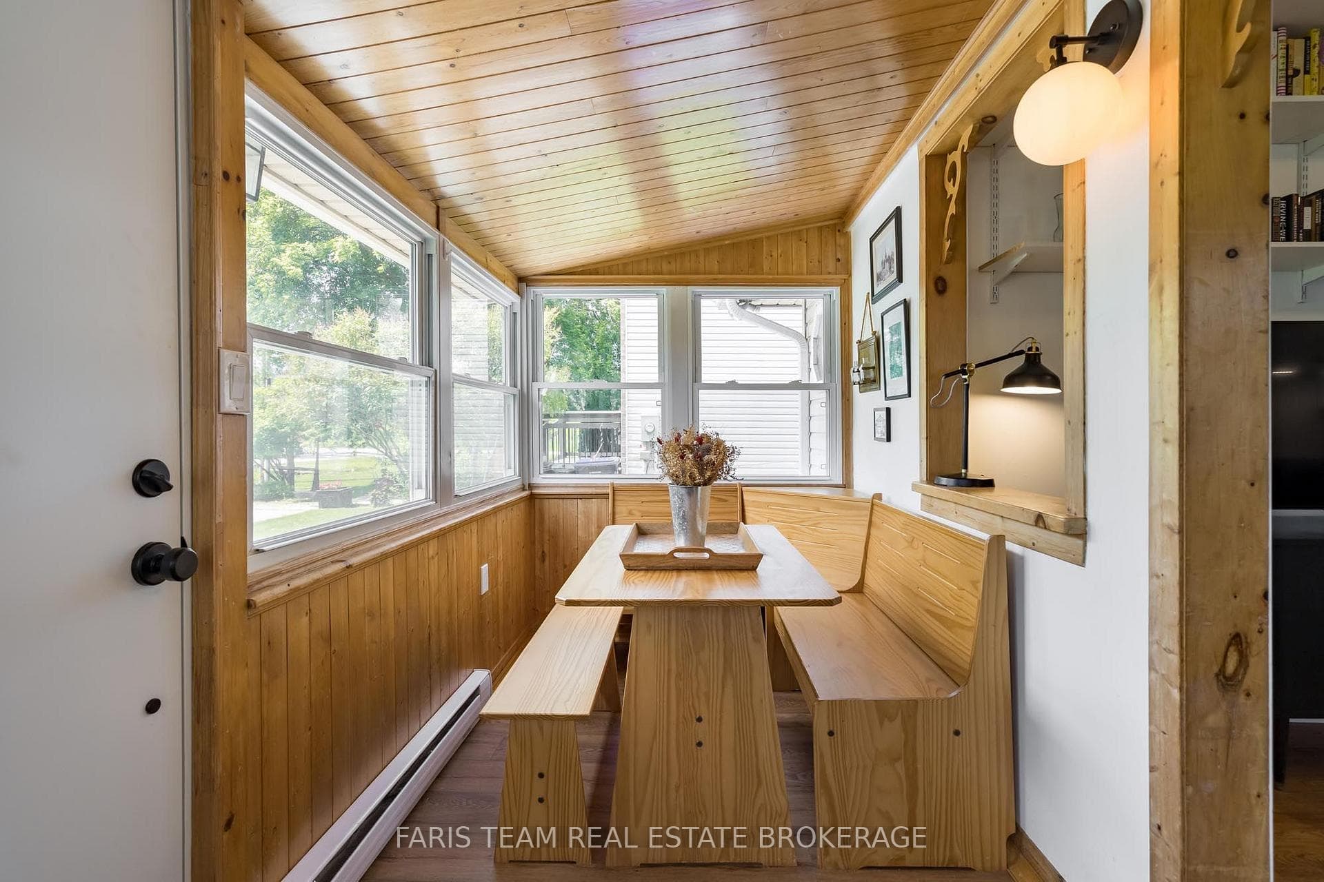 1066 Wood Street photo 10