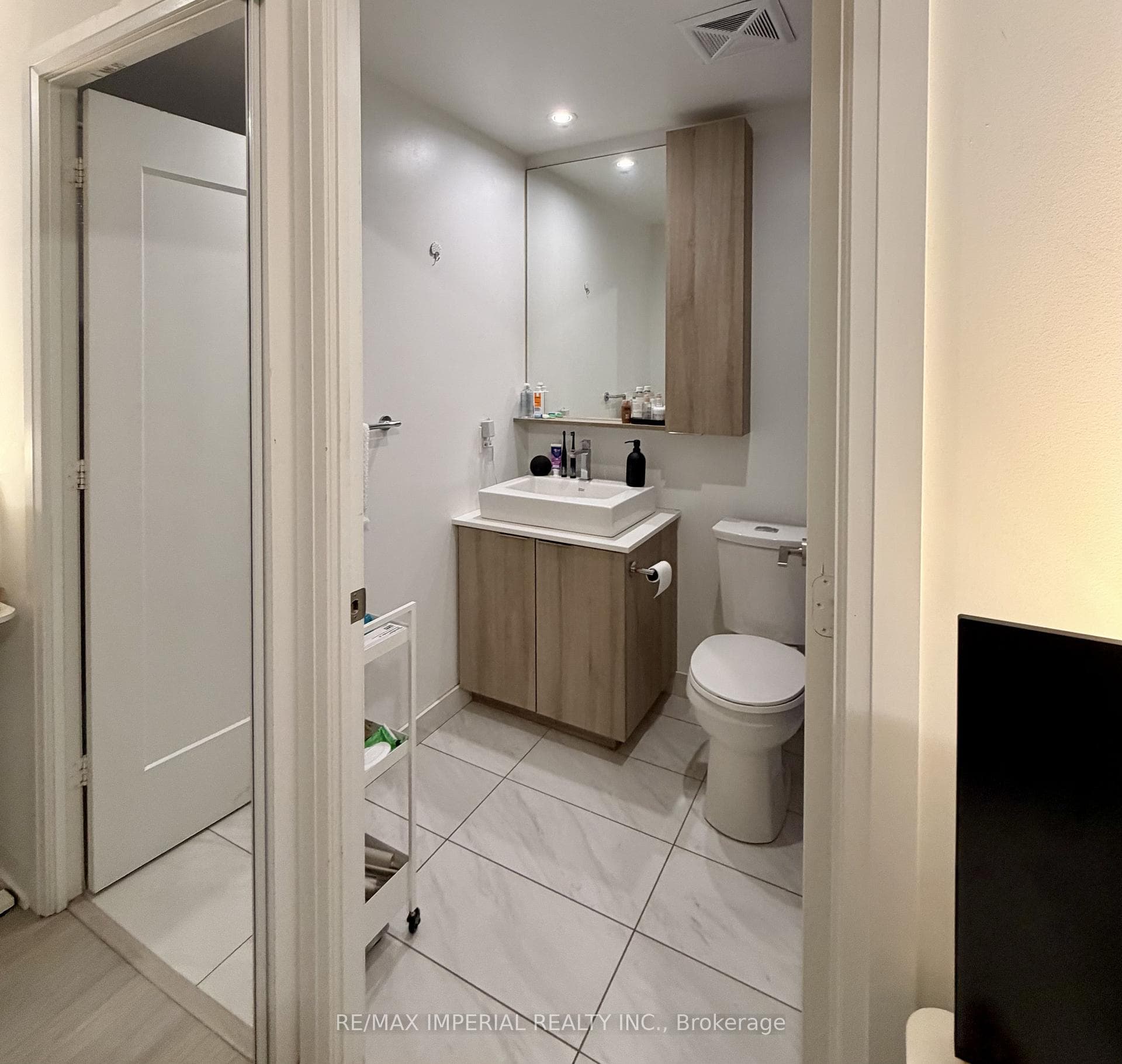 110 Marine Parade Drive Unit 413 photo 14