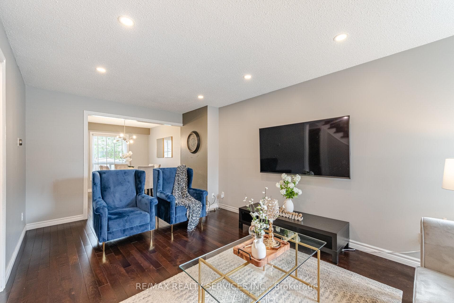 66 Traverston Court photo 6