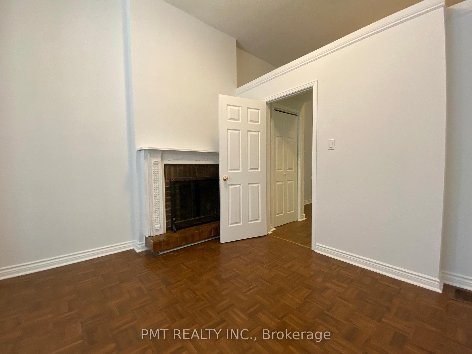 202 Gerrard Street Unit 1 photo 5