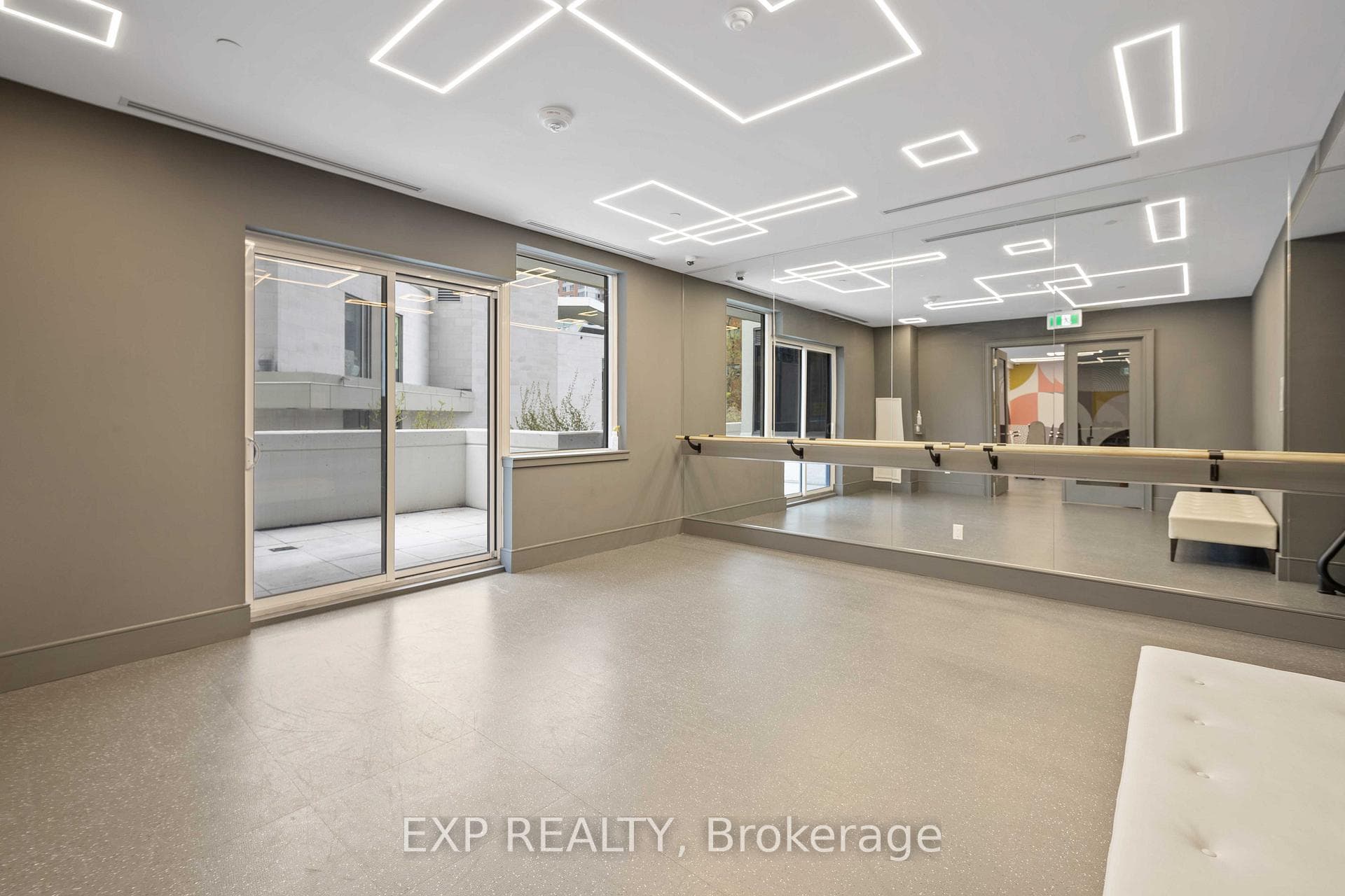 75 Canterbury Place Unit 303 photo 29