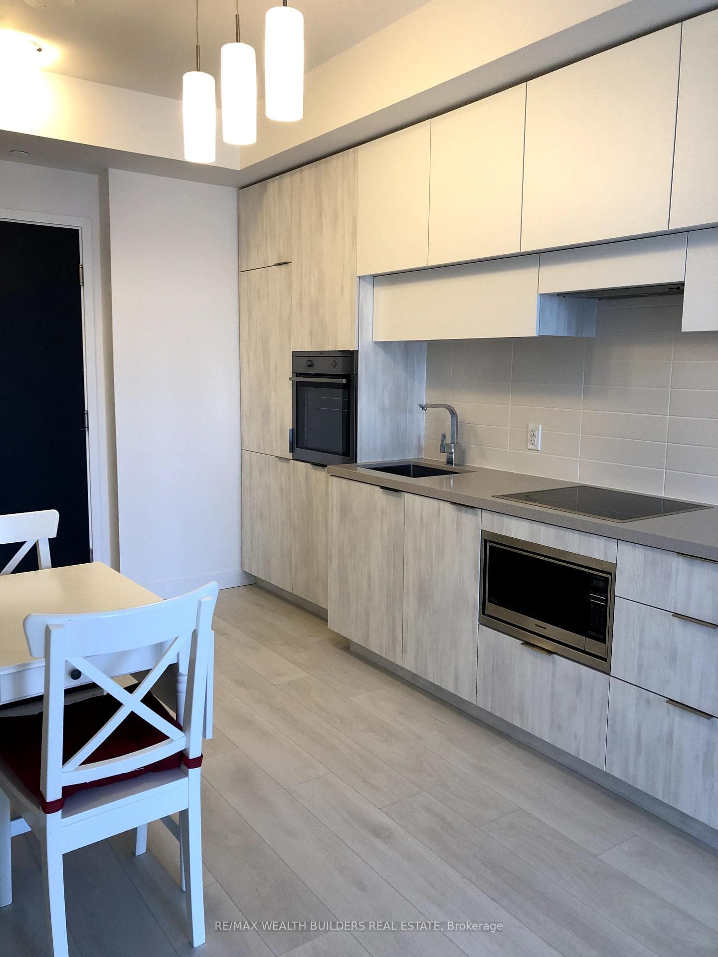 8 Eglinton Avenue Unit 1010 photo 10