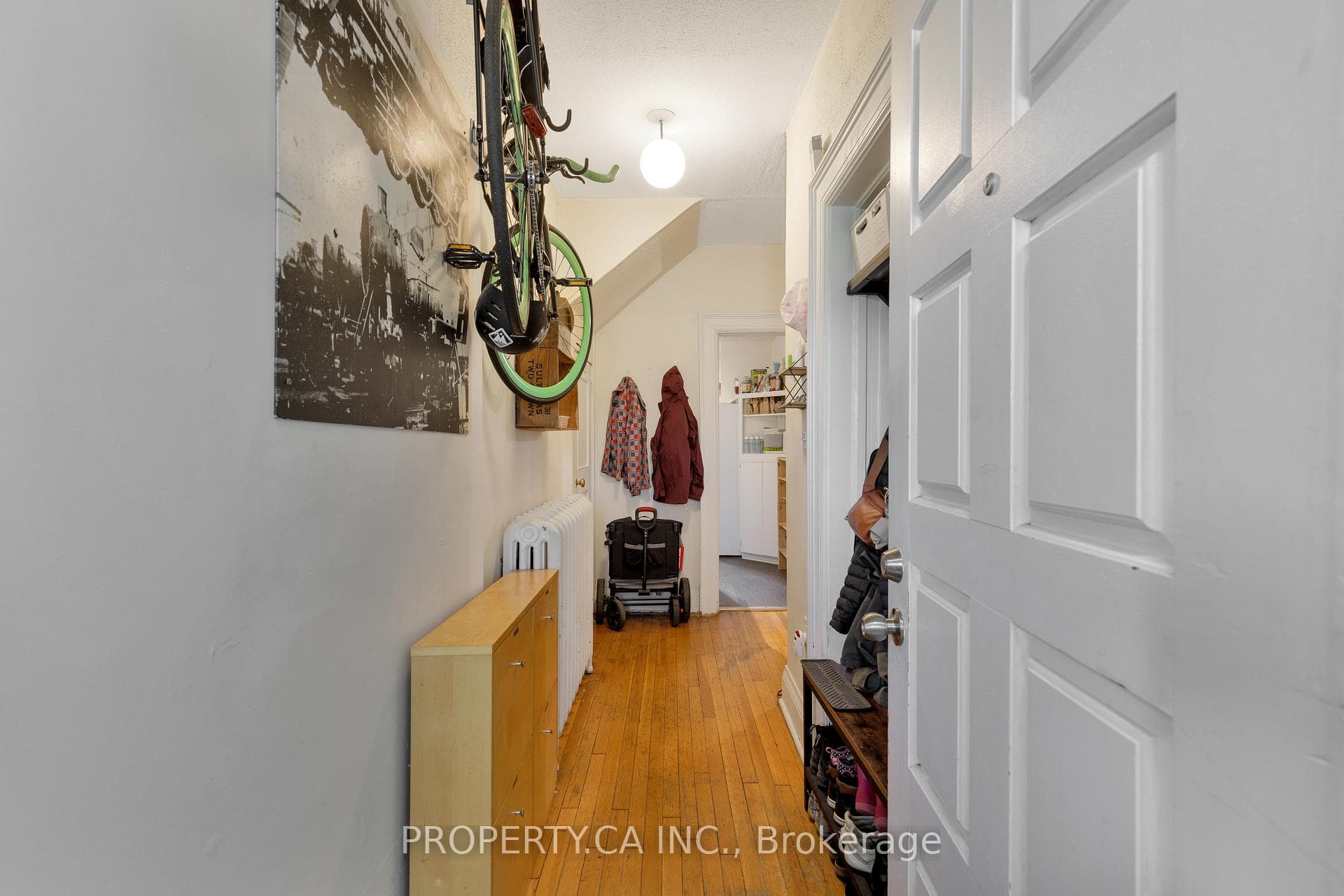 553 Broadview Avenue photo 10