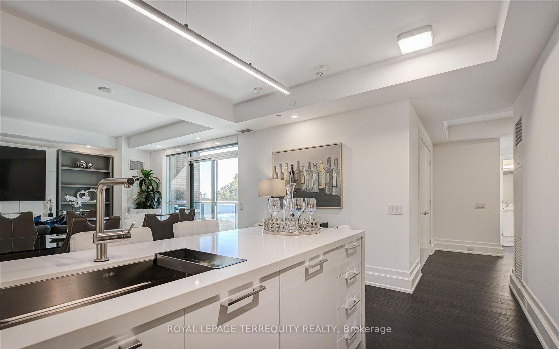 3 Southvale Drive Unit 401 photo 12