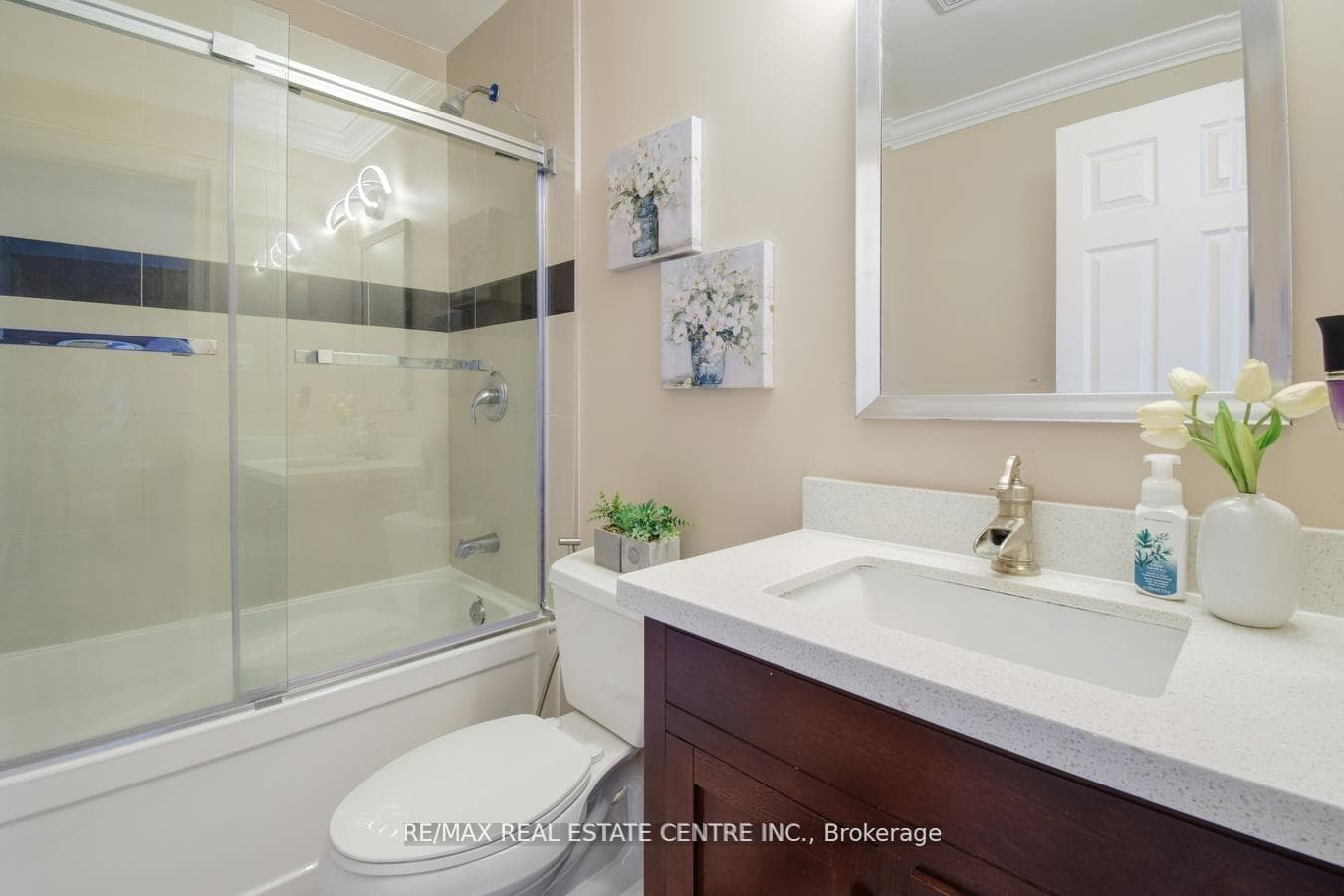 1150 Ewing Crescent photo 28