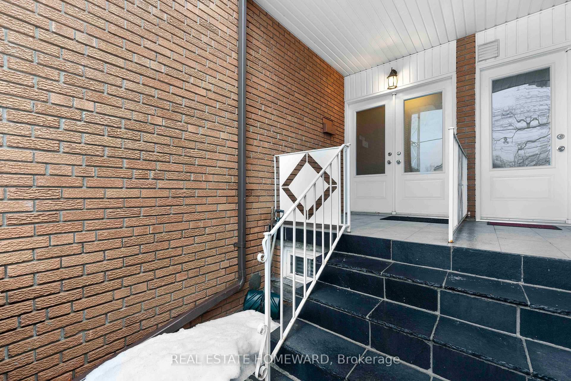15A Davidson Avenue photo 32