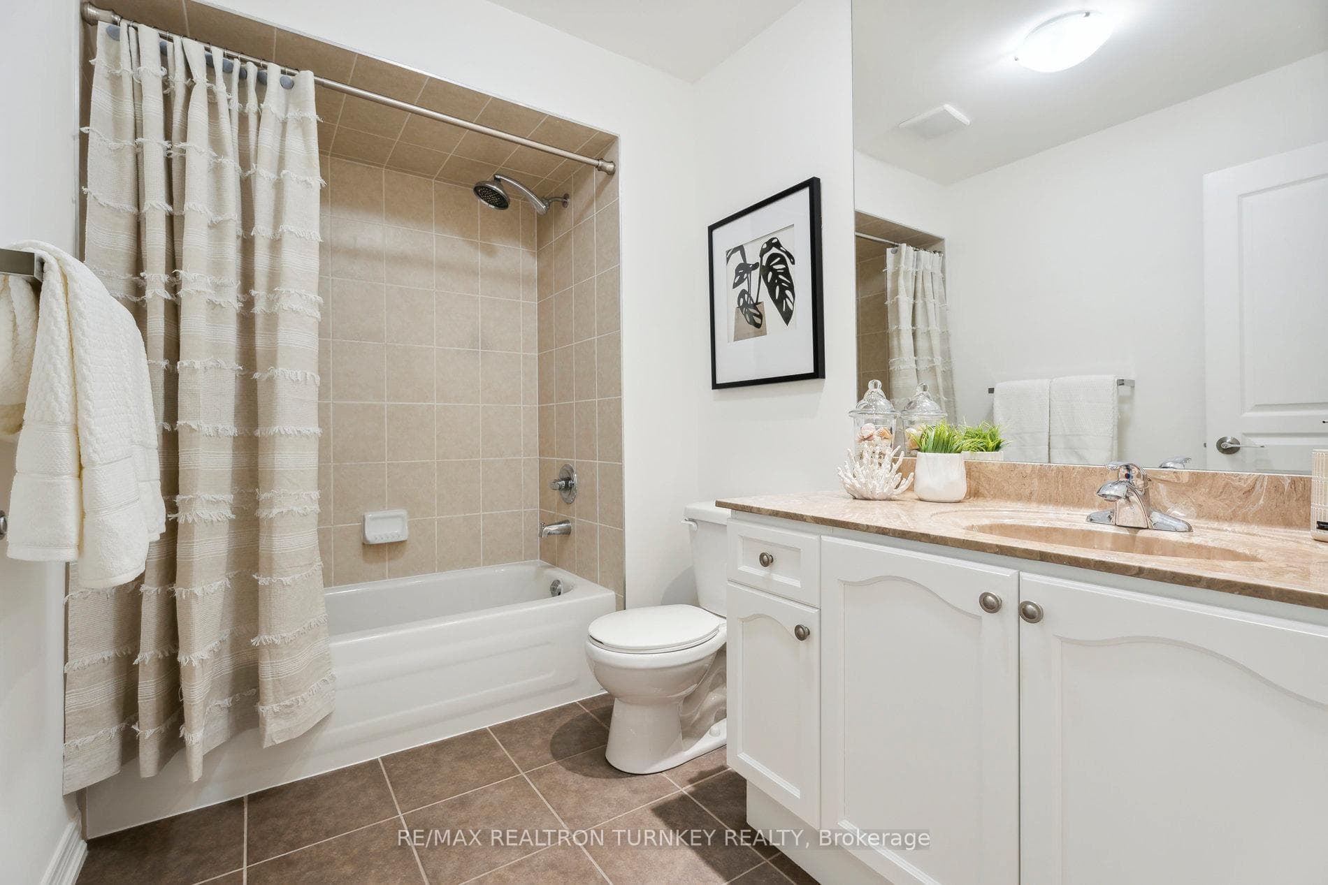 4 Piece Main Bathroom 2nd Floor