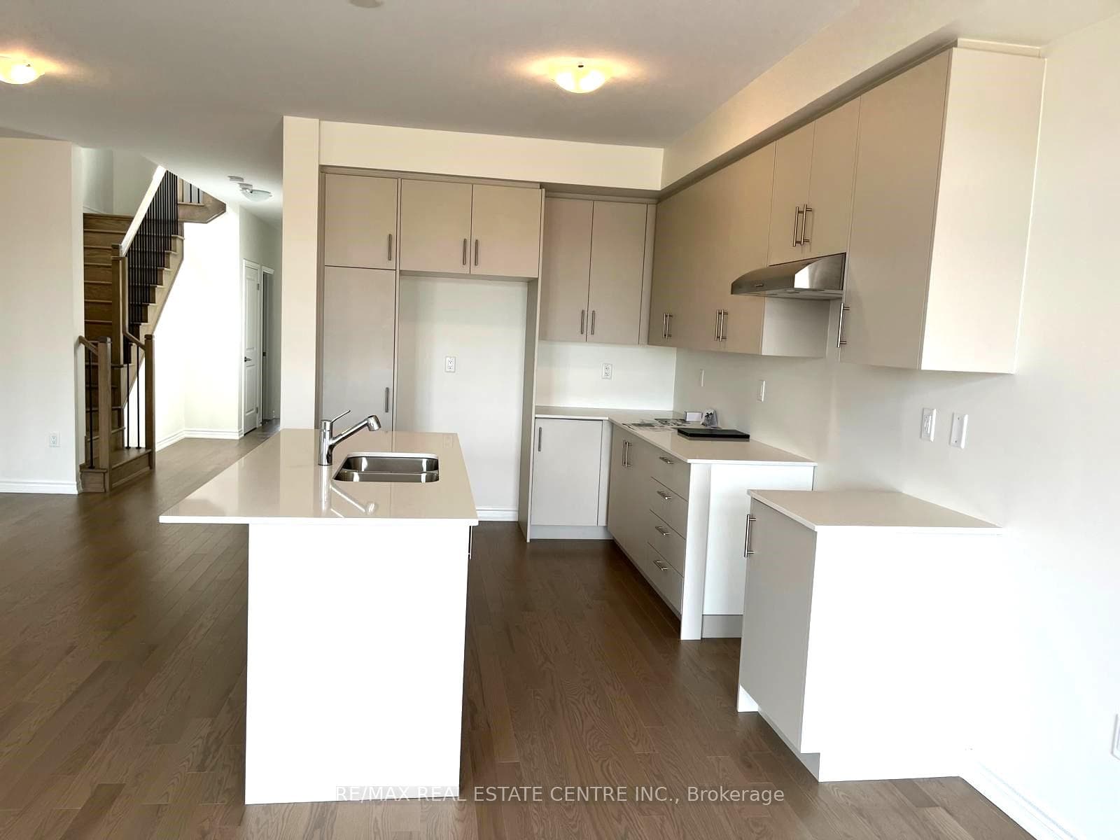 60 Phoenix Boulevard photo 13