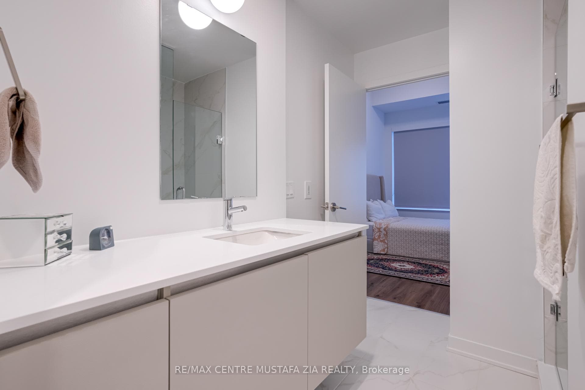 395 Dundas Street Unit 217 photo 27