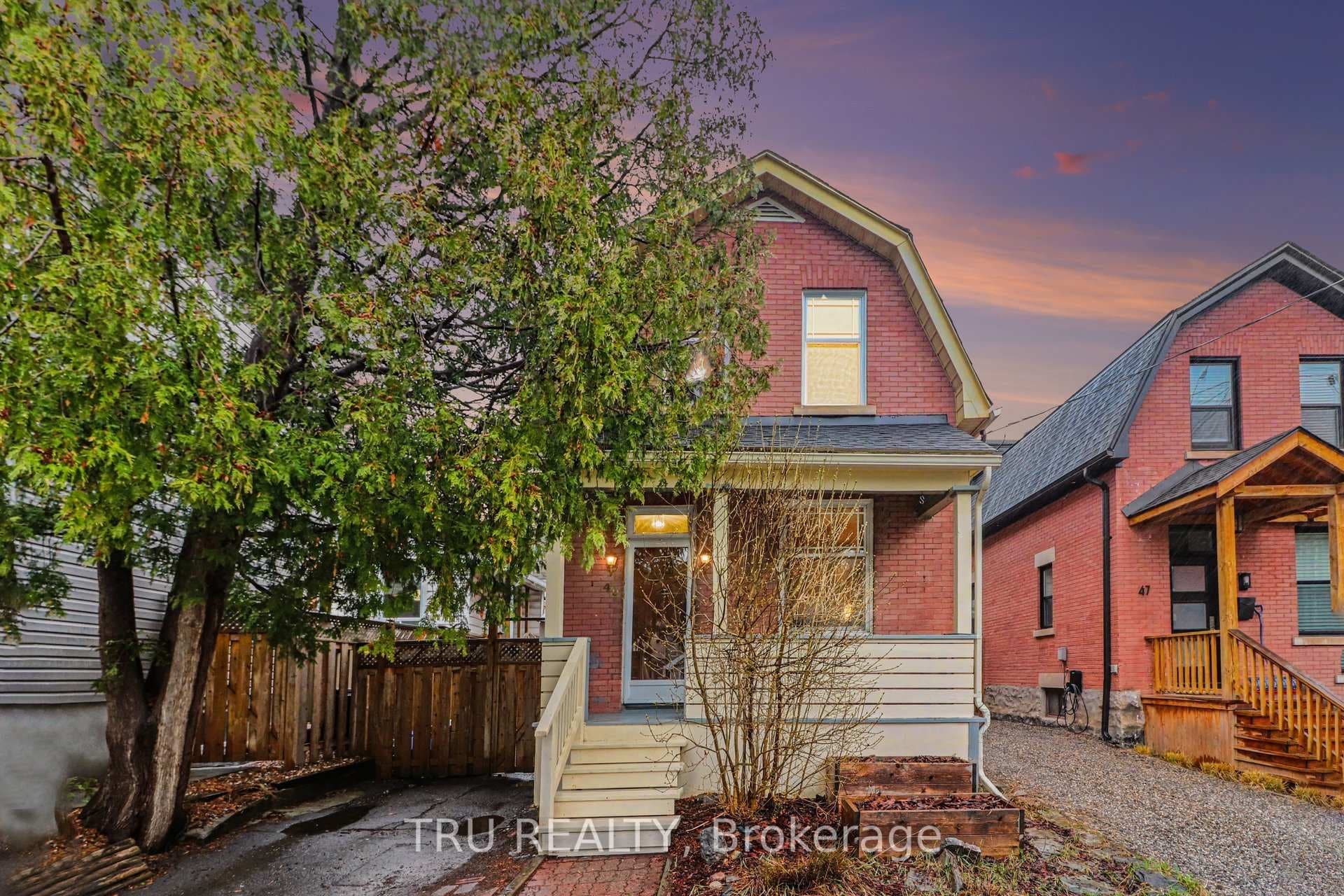 49 Newton Street at dusk