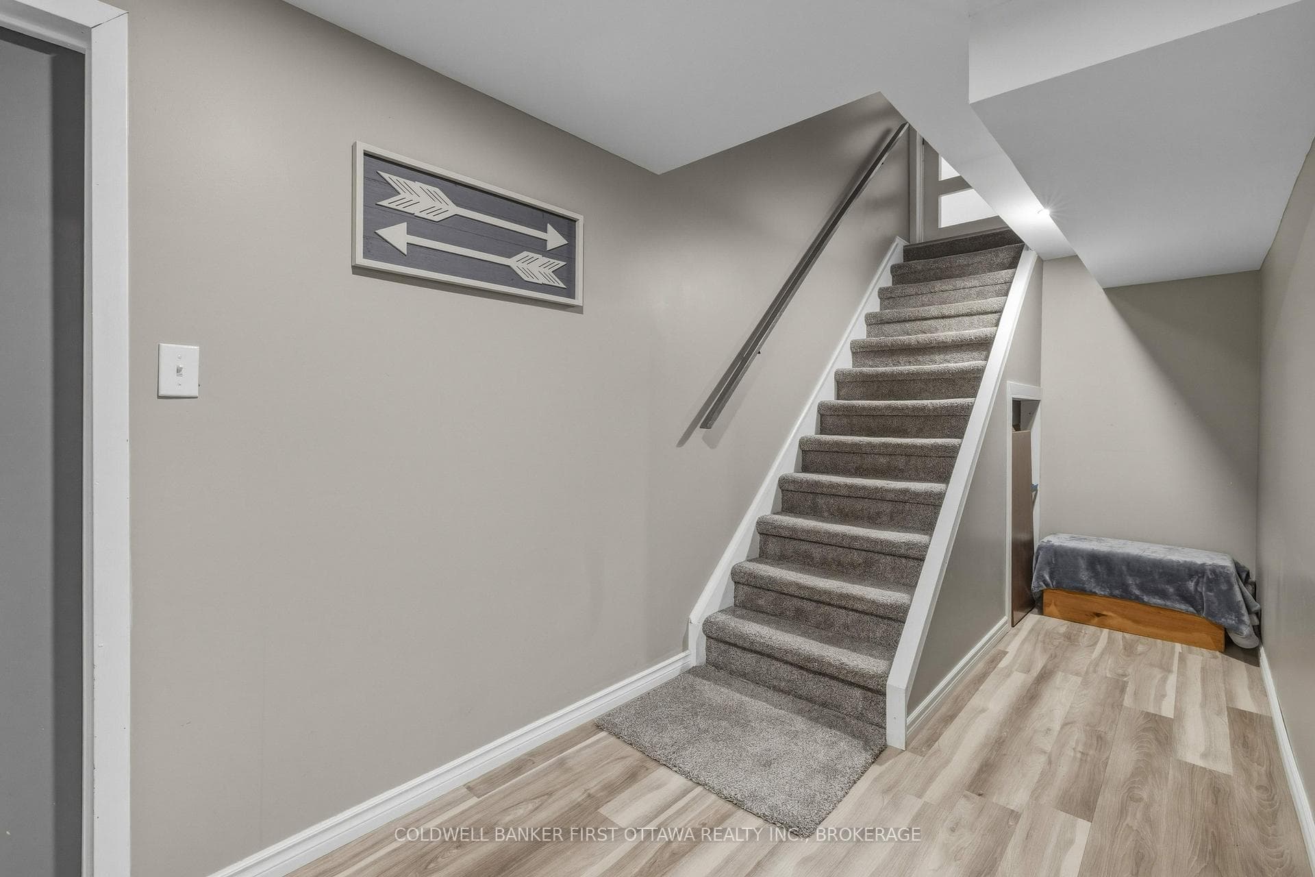 695 Laidlaw Crescent photo 31