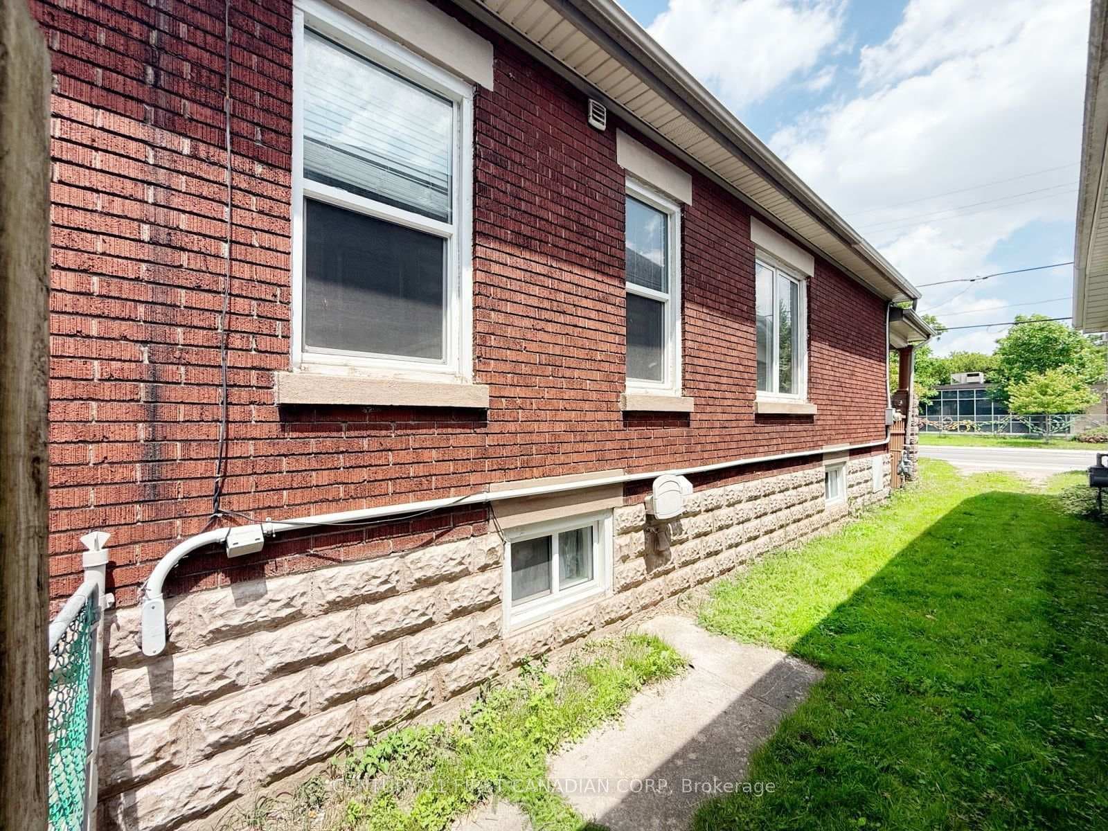 827 Quebec Street photo 38