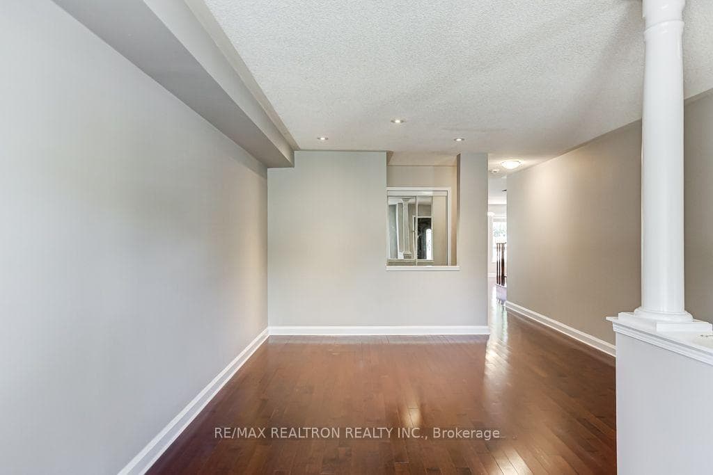 20 Raintree Drive photo 6