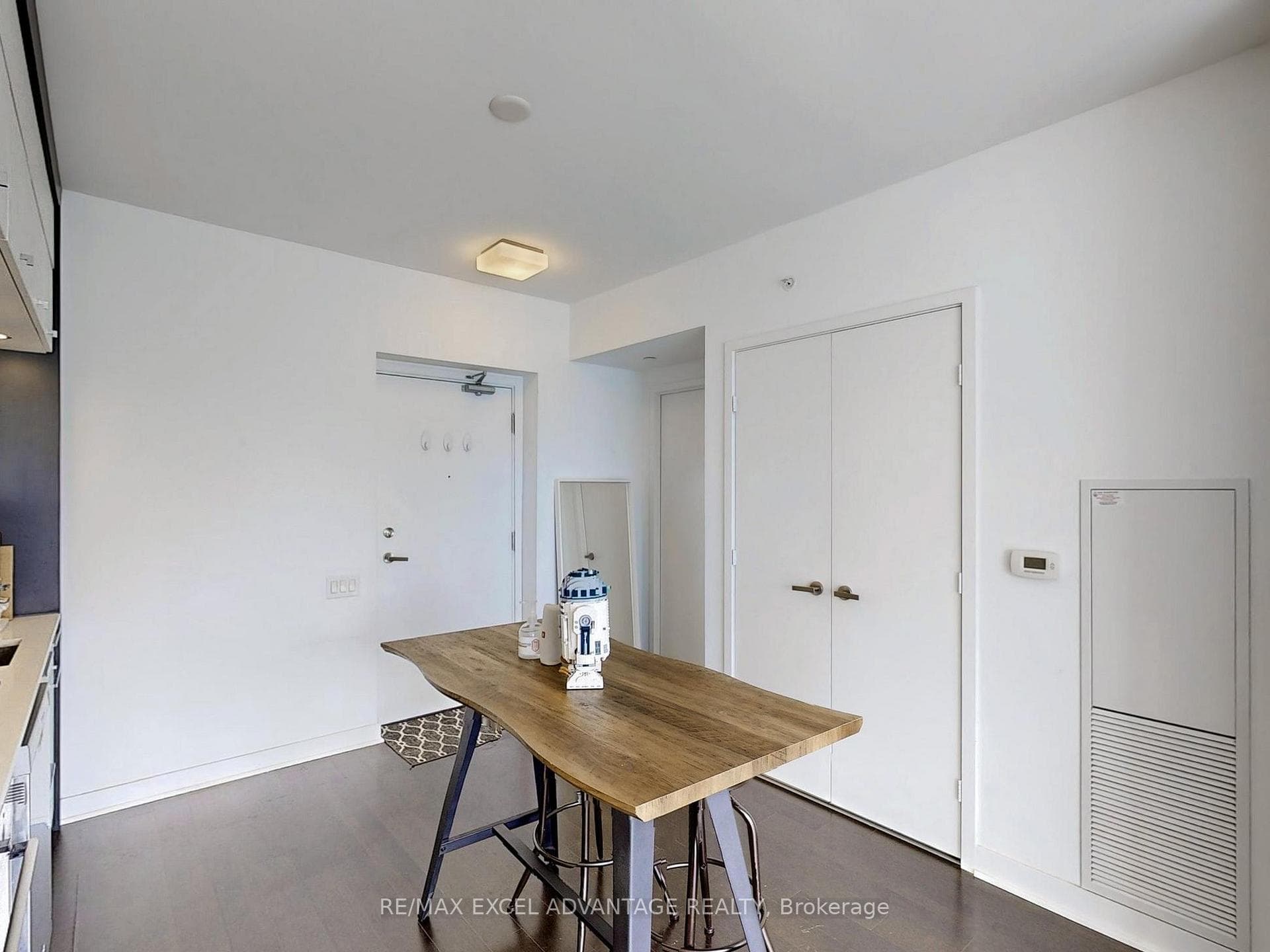 15 Grenville Street Unit 3707 photo 4