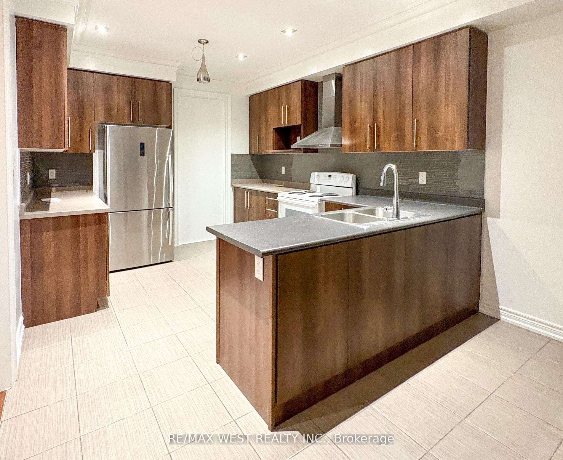 160 Bob Yuill Drive photo 8