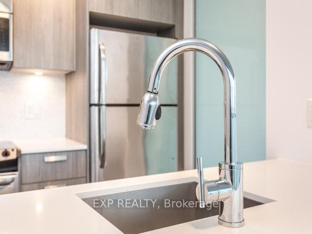 1815 Yonge Street Unit 1506 photo 5