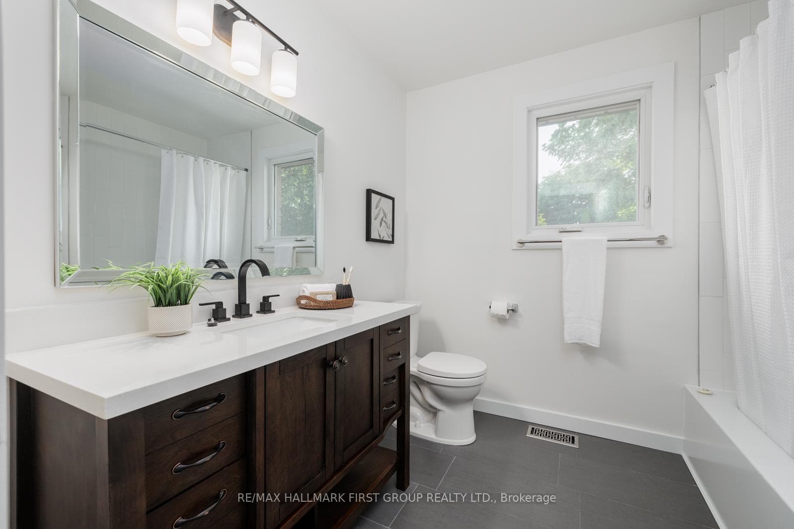 58 Pinedale Crescent photo 18