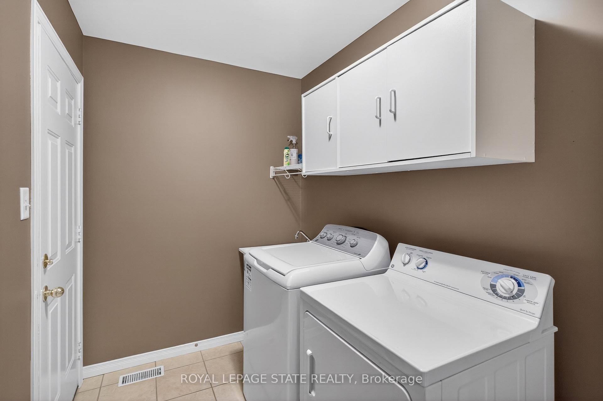 212 Stonehenge Drive Unit 24 photo 24
