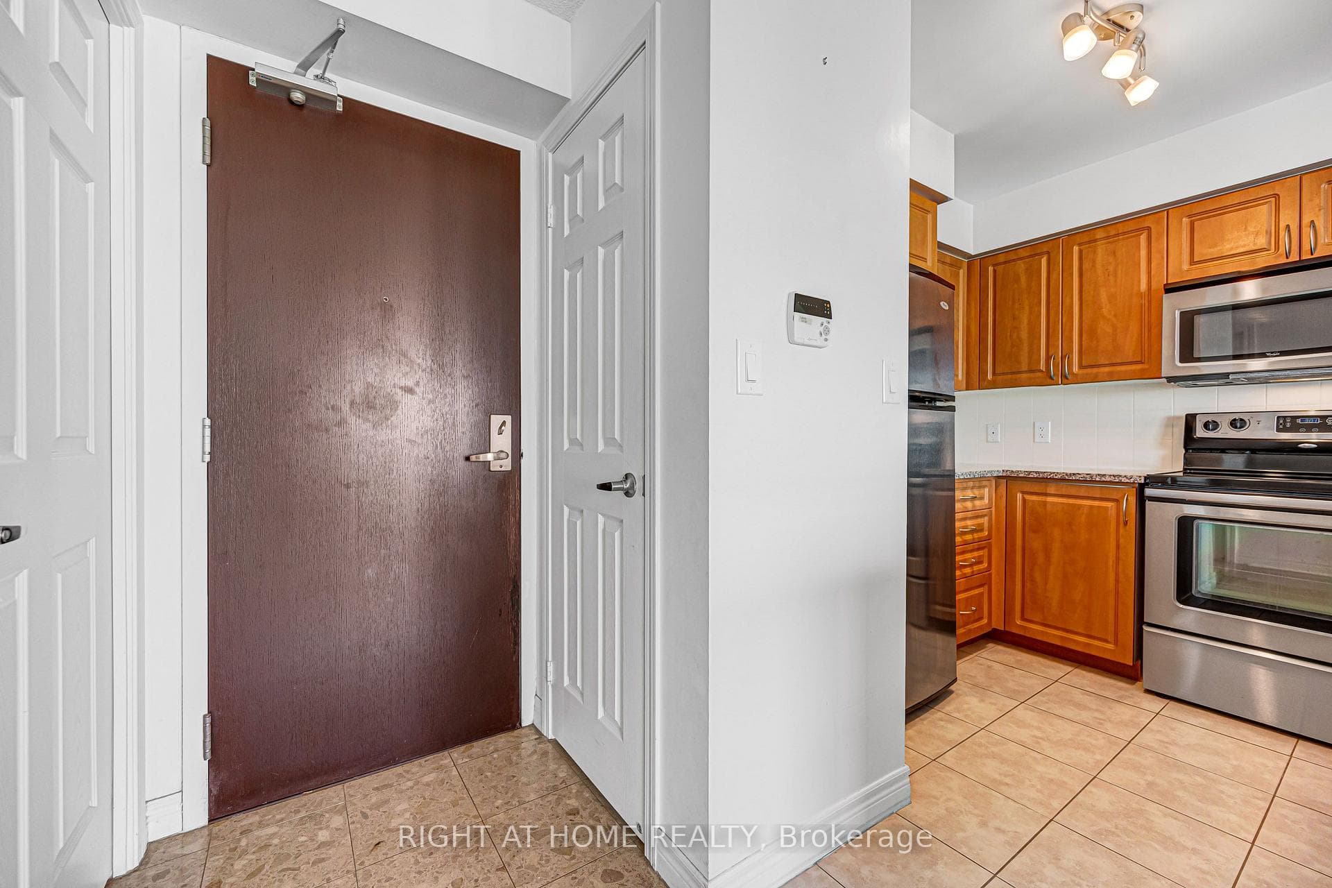 208 Enfield Place Unit #2902 photo 6