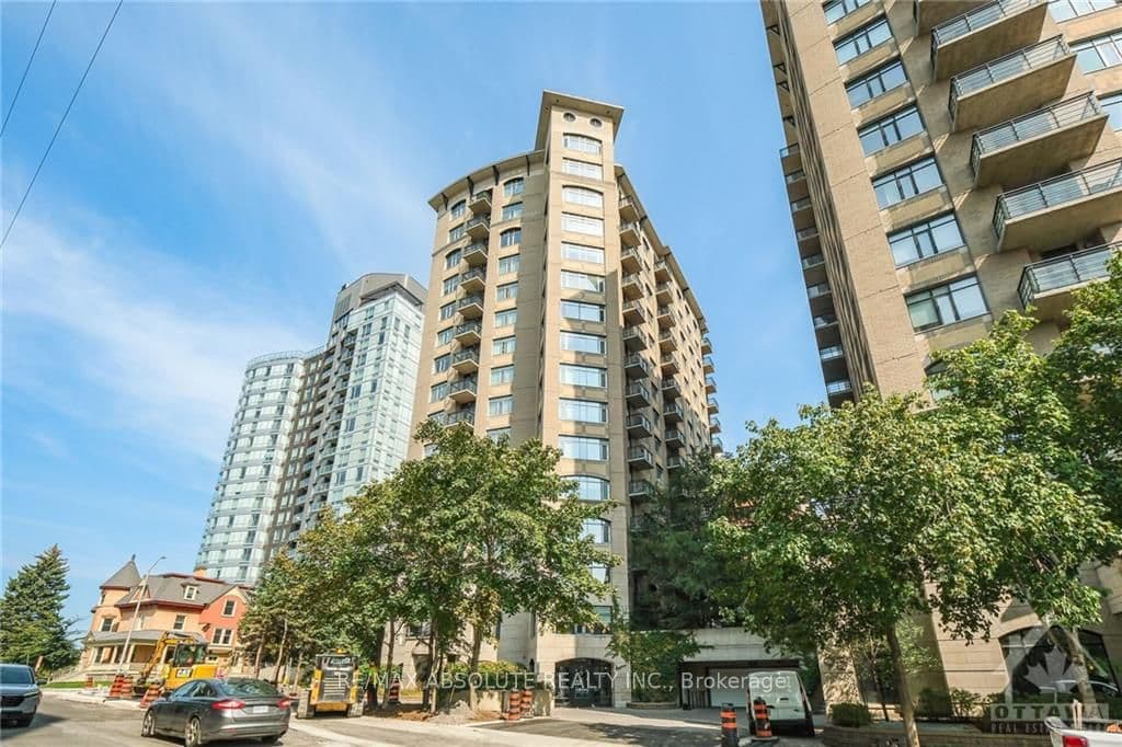 85 BRONSON Avenue Unit 402 photo 1