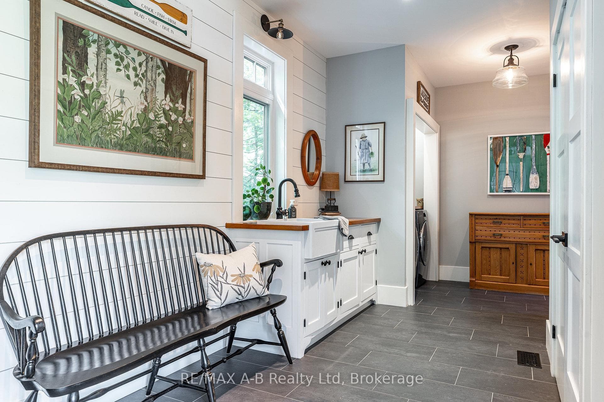 281 Mank Street photo 8
