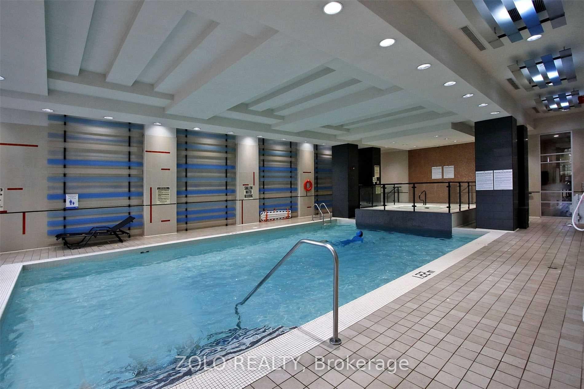 330 Burnhamthorpe Road Unit 2808 photo 13