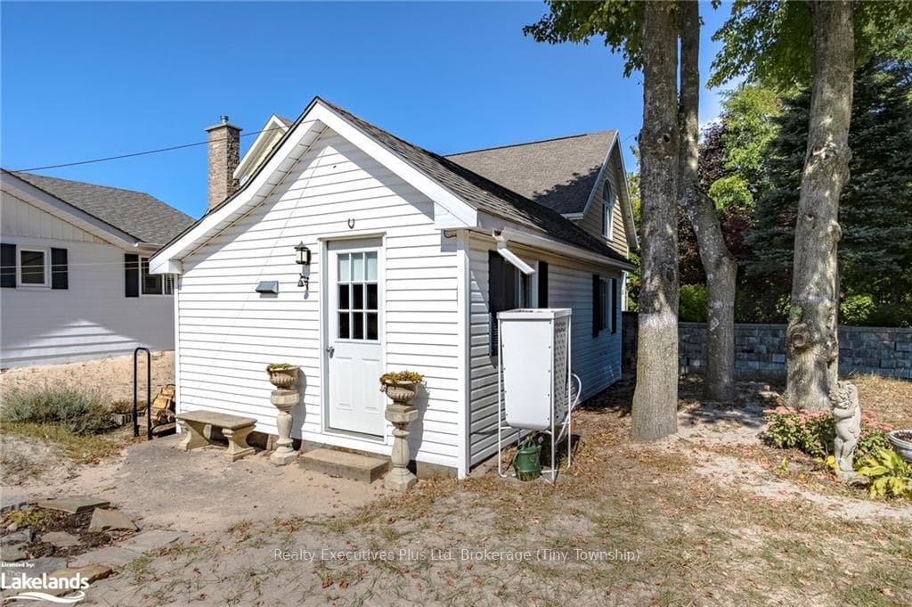 874 TINY BEACHES Road photo 29