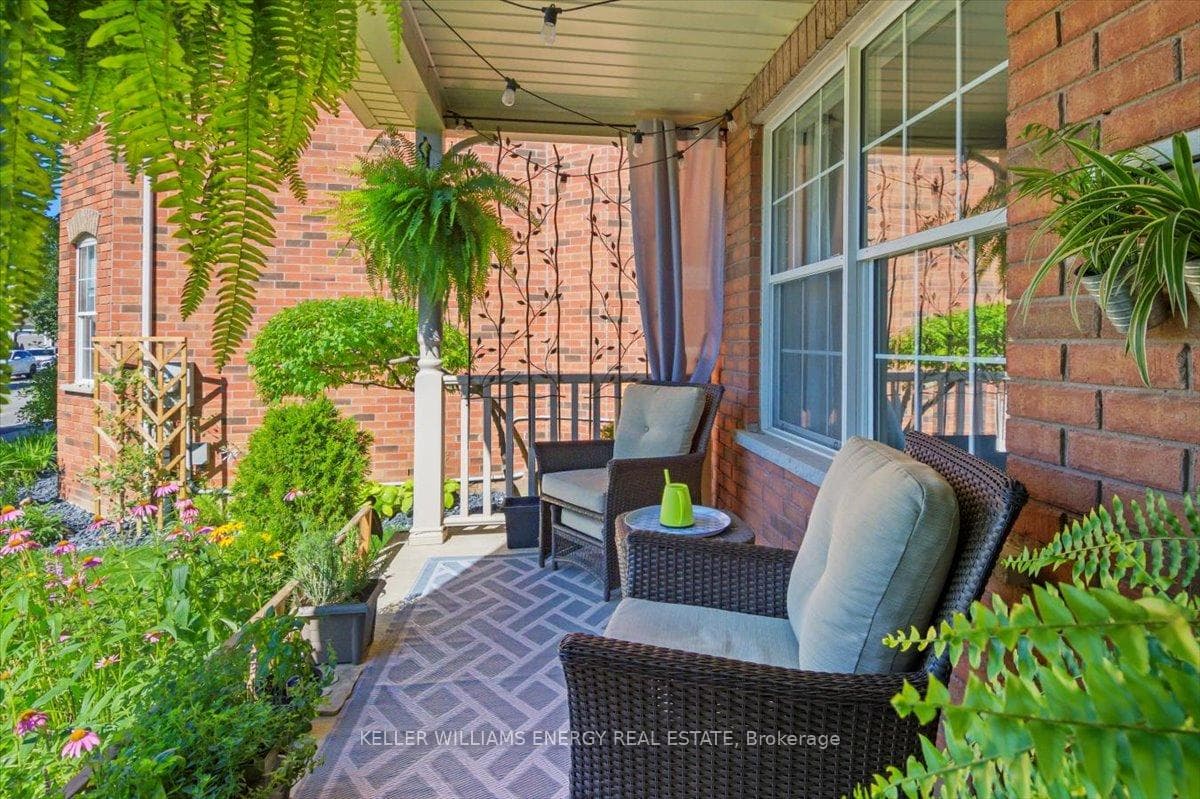 37 Sturgess Crescent photo 6
