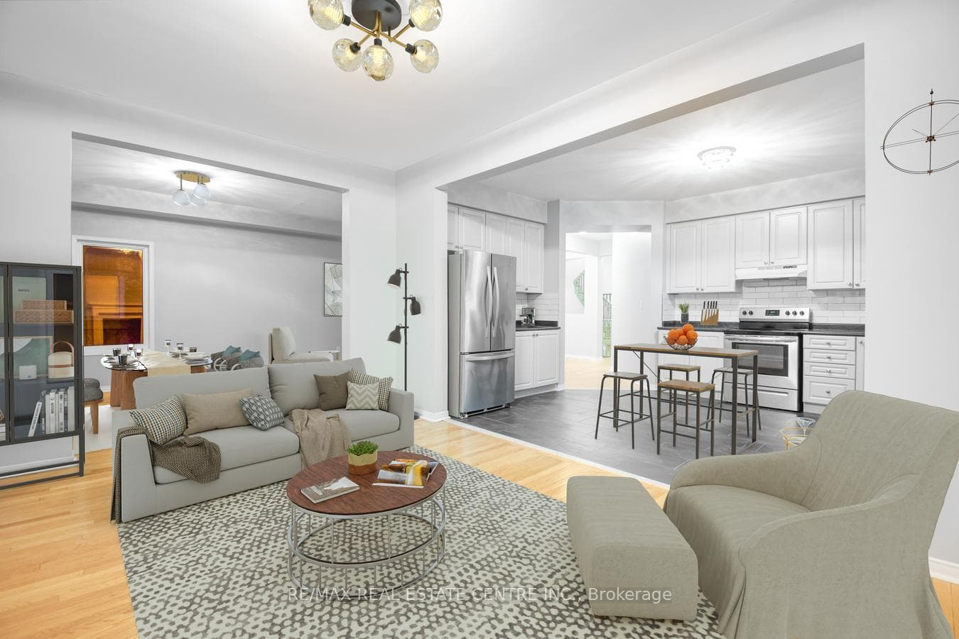 112 Commodore Drive photo 5
