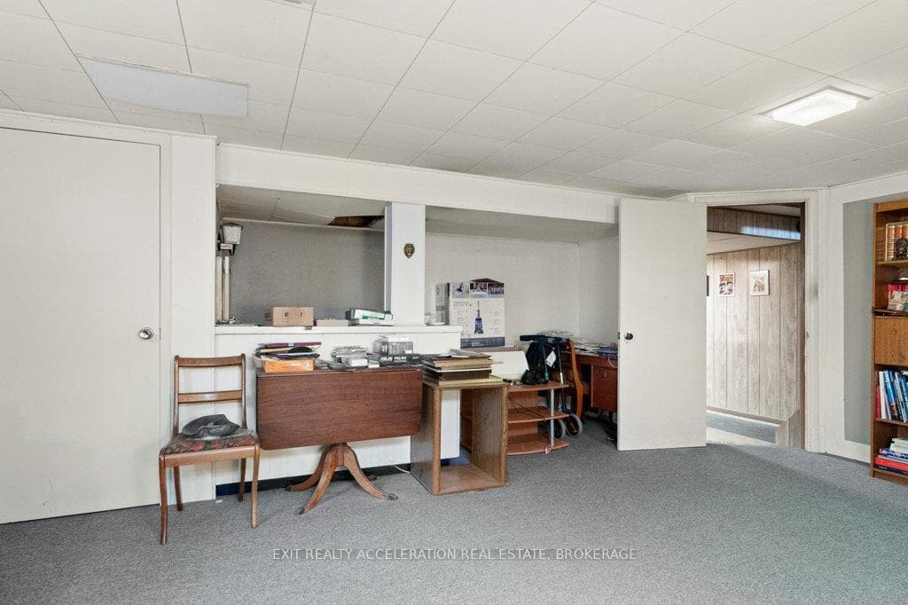 272 Bridge Street photo 32